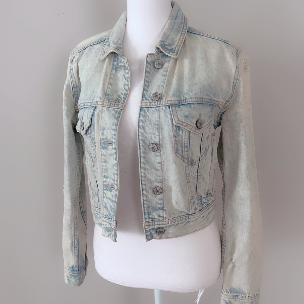 American Eagle Light Wash Denim Jacket XS | Cropped Fitted Jean Jacket - Picture 1 of 6